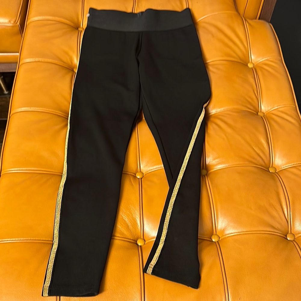 Chic Black Leggings with Gold Stripe